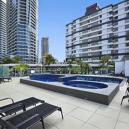 Top Of The Mark - Private Apartments Surfers Paradise Exterior photo